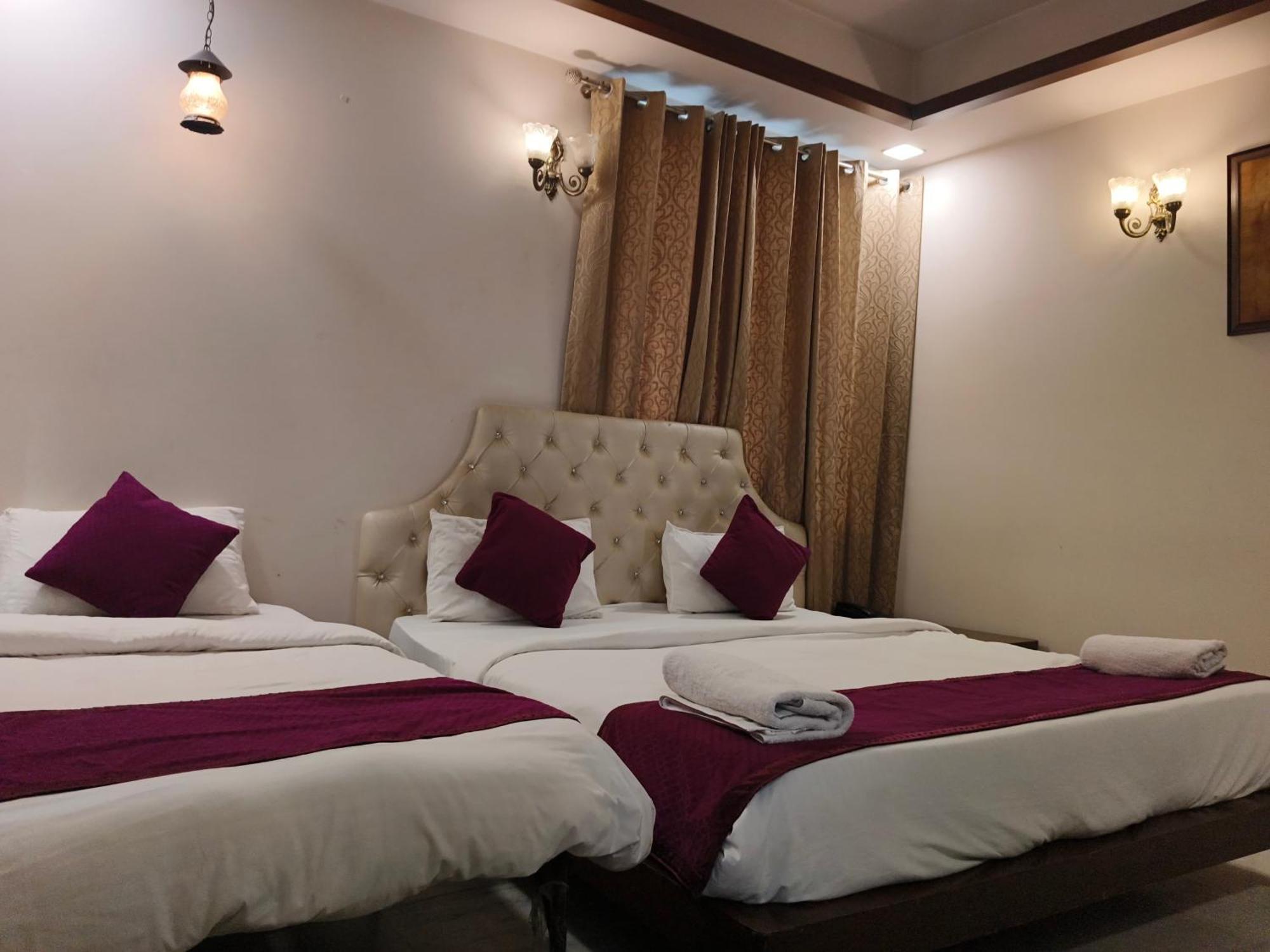 Grande By Goyal Hoteliers होटल